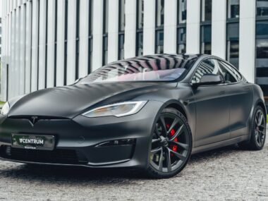 Tesla Model S Plaid - Road Master 2025